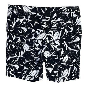 Mario Serrani Women's Bermuda Shorts Black White Floral Size 12 Mid Rise